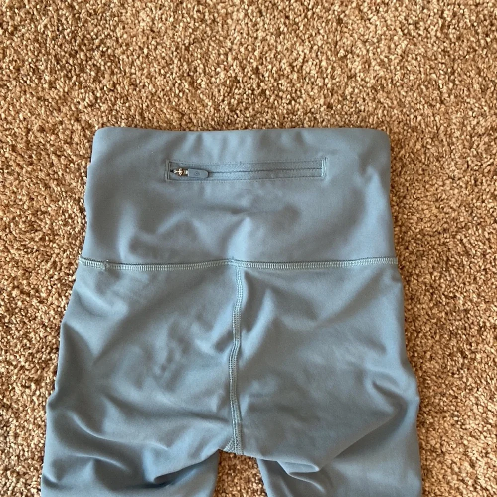 Lululemon Athletica Size 2 Excellent Condition 🔥 - Picture 5 of 7